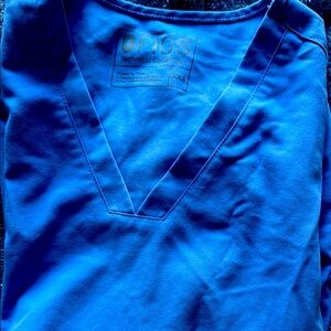 FIGS Two Pocket Scrub Top